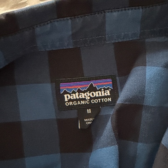 Patagonia long sleeve button down shirt medium - Picture 4 of 8